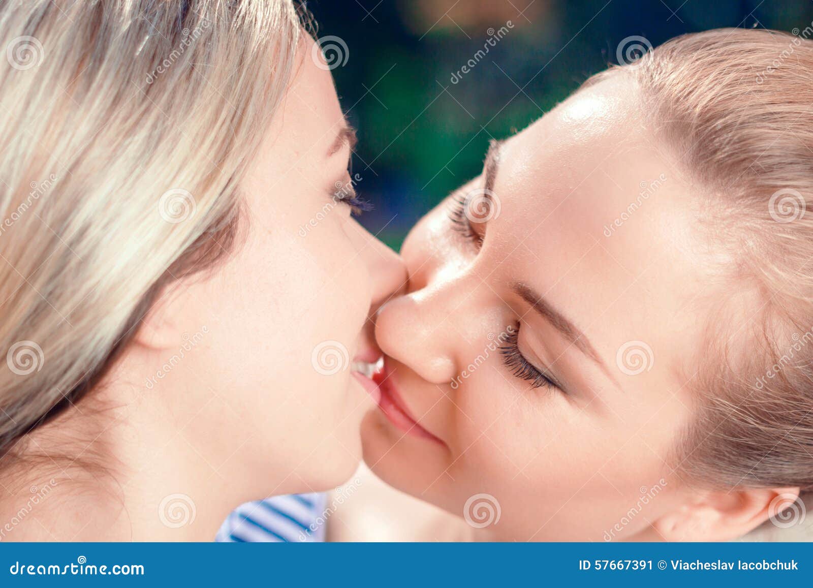 kissing lesbian picture two