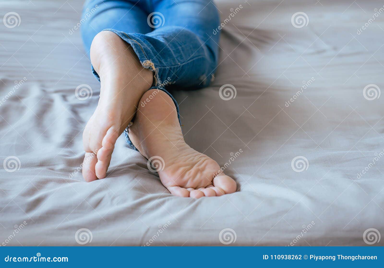 feet jeans foot