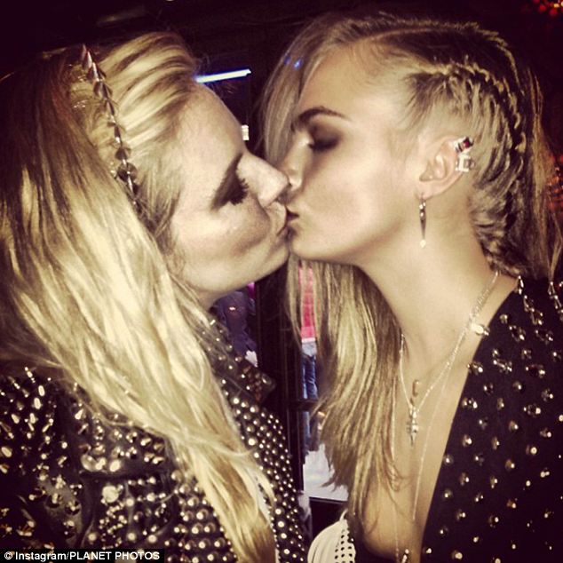 kiss lesbian party