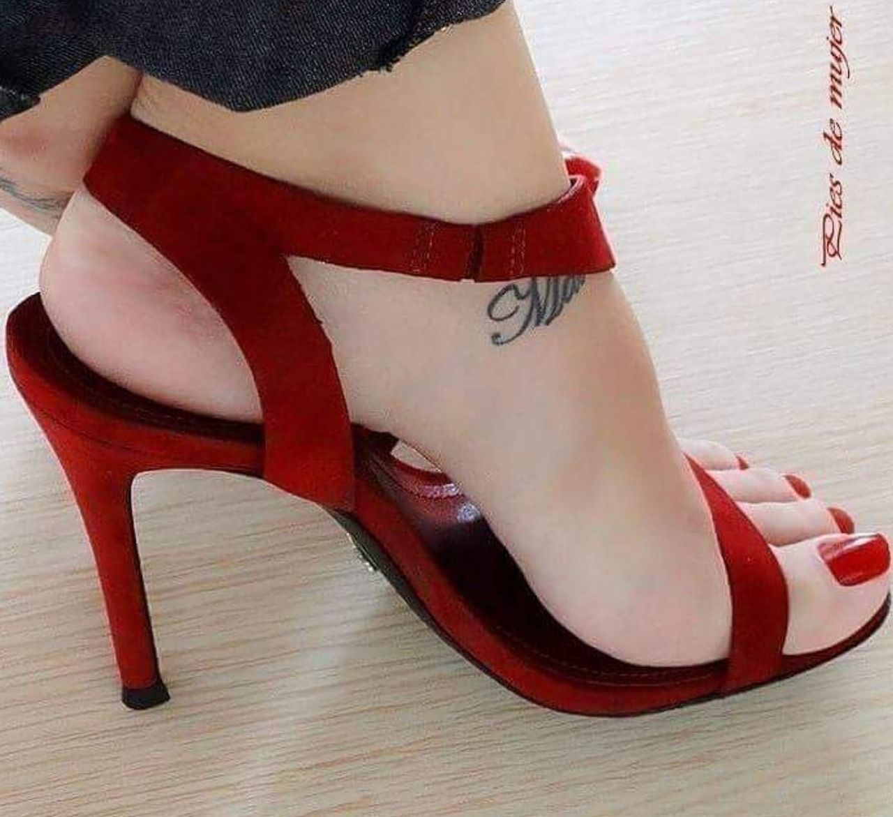 heels feet sexy in